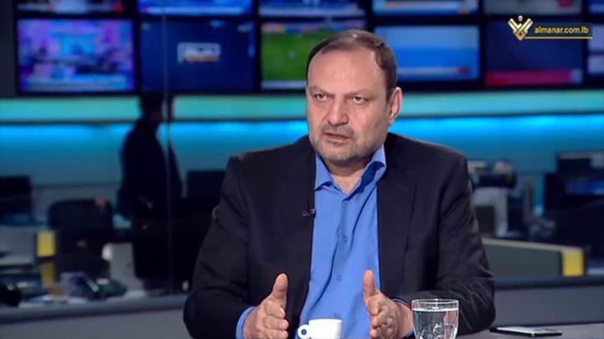 Ghaleb Abu Zeinab, miembro oficial del Politburó de Hezbolá, en una entrevista con el canal de televisión al-Manar.