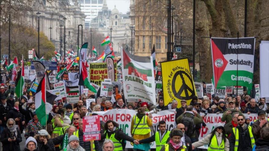 “Enfréntese a Trump”: Marchan en Londres contra polémico plan para Gaza