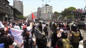 Médicos peruanos protestan contra ley que amplía rol de odontólogos