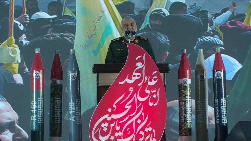 El comandante en jefe del CGRI de Irán, el general de división Hosein Salami, durante la ceremonia de la conmemoración de líderes mártires de Hezbolá, Teherán, 23 de febrero de 2025.