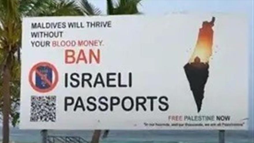 Un cartel en las costas de las Maldivas que prohíbe la entrada a los israelíes.