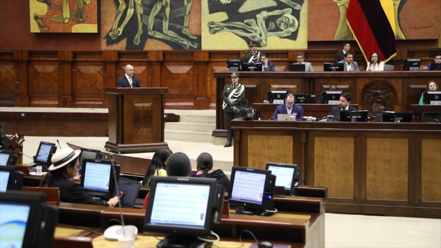 Parlamento da luz verde a fuerzas extranjeras en Ecuador