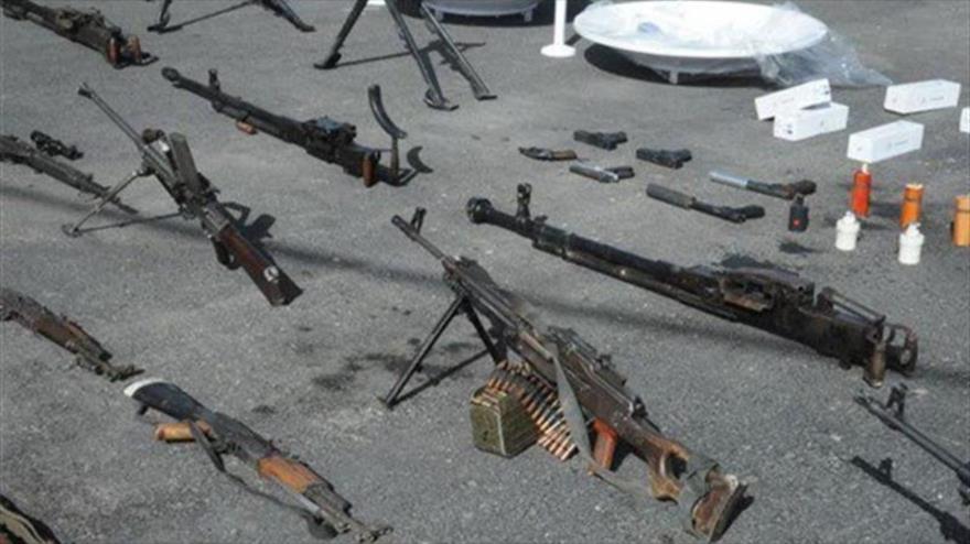 Algunas de la armas ilegales confiscadas por la inteligencia iraní en la región sureste.