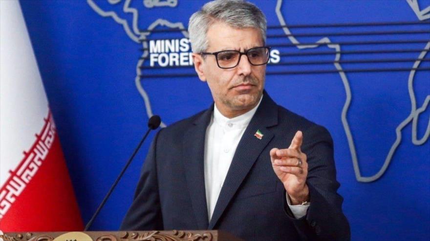 El portavoz de la Cancillería de Irán, Esmail Baqai, durante una rueda de prensa, Teherán.