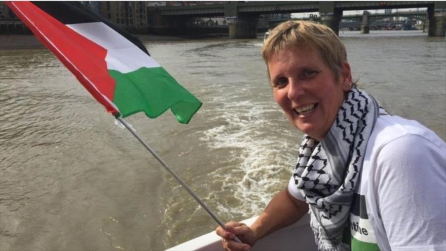 La periodista Sarah Wilkinson fue detenida por el gobierno británico por oponerse al genocidio sionista en Gaza.