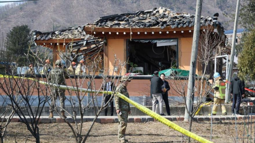 Una de las viviendas dañadas por un ataque accidentado de un caza surcoreano en Pocheon, Corea del Sur, 6 de marzo de 2025. (Foto: AFP)