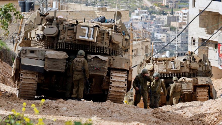 Soldados israelíes participan en una operación en Yenín, en Cisjordania ocupada, 24 de febrero de 2025. (Foto: Reuters)