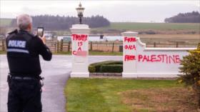 Activistas copan el campo de golf de Trump en Escocia: “Gaza no se vende”