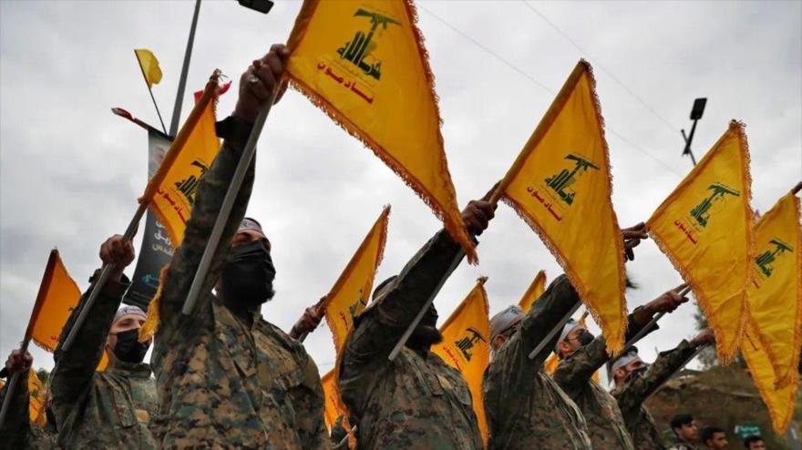 Combatientes de Hezbolá en los suburbios del sur de Beirut, capital del Líbano, 4 de enero de 2022. (Foto: AP)