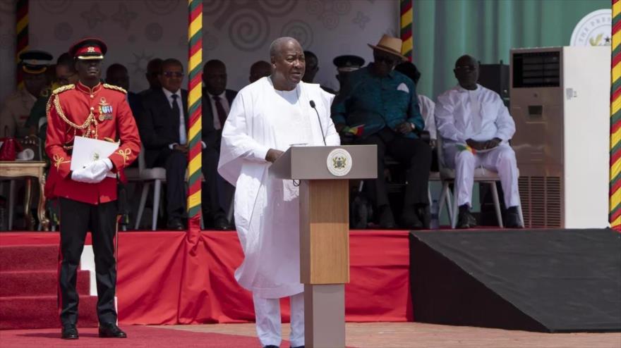 El presidente ghanés, John Dramani Mahama, habla durante la celebración del 68º Día de la Independencia de Ghana, 6 de marzo de 2025.