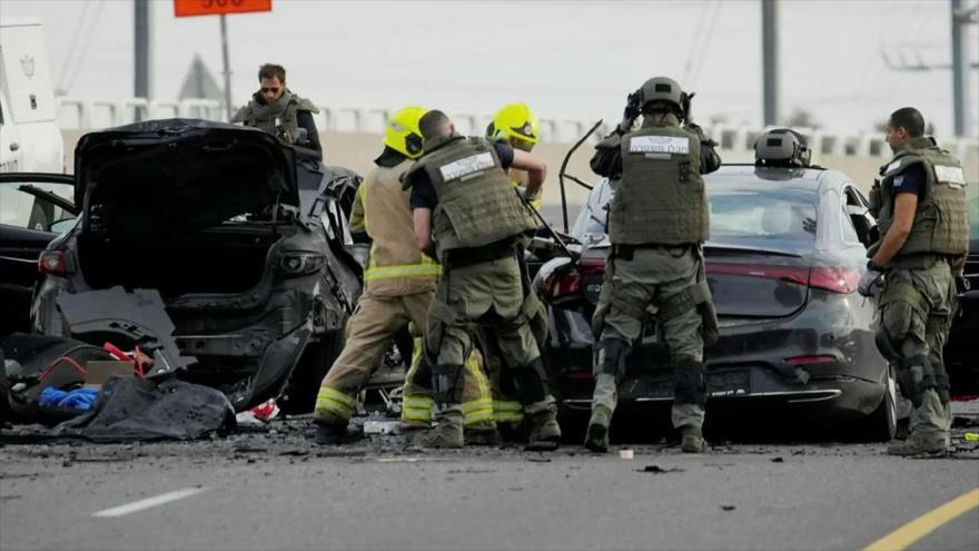 El lugar de la explosión de un coche en la autopista Ayalon en Tel Aviv, 9 de marzo de 2025.
