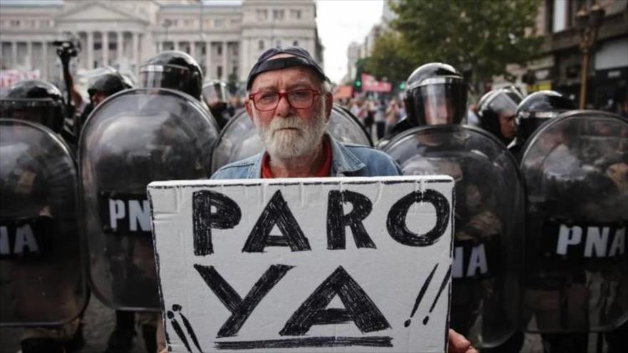 Miles de jubilados marchan en Argentina en medio de fuerte operativo policial. (Foto: redes sociales)