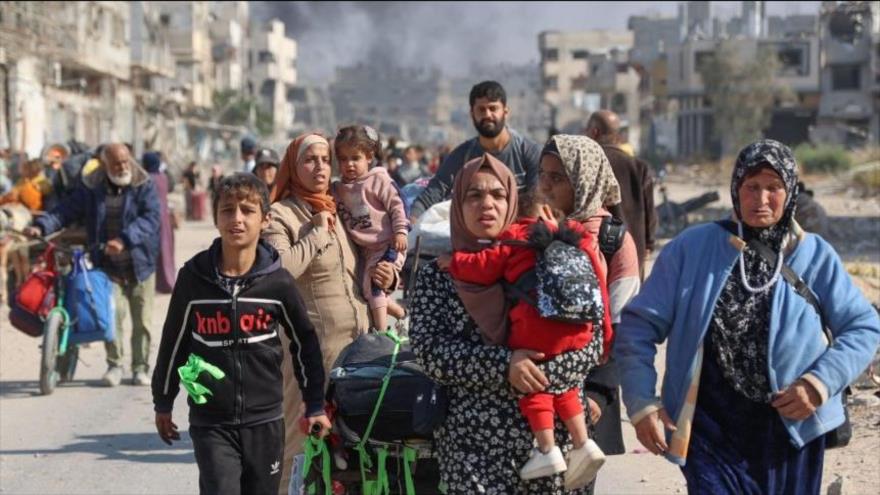 Las familias palestinas en busca de comida y hogar entre las ruinas perpetradas por Israel. 