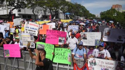  Venezuela exige liberar a migrantes detenidos en El Salvador
