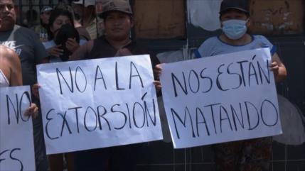 Policía peruana reprime a transportistas en paro contra delincuencia