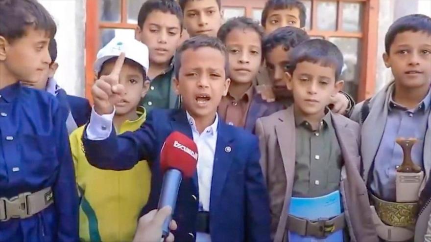 Un niño yemení: “No nos asustan los ataques ni portaviones de EEUU”