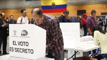 Comienza la segunda vuelta de las presidenciales en Ecuador