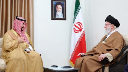 Líder: Irán dispuesto a compartir sus avances con Arabia Saudí