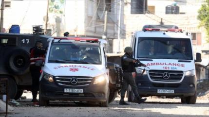 Vídeo: Fuerzas israelíes bloquean ambulancia y abofetean al conductor