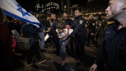 Policía israelí reprime protestas contra el gabinete de Netanyahu