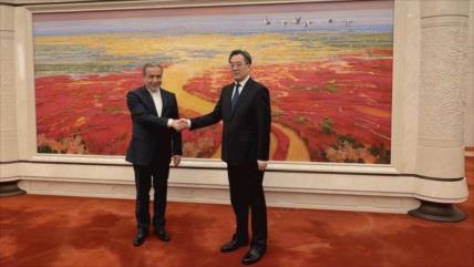 Irán realza sintonía estratégica con China frente al unilateralismo