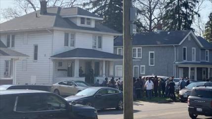 Imágenes: Policía de EEUU allana casas de propalestinos de Michigan