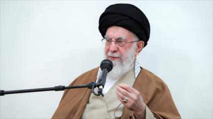 Líder de Irán elogia a pueblos de Gaza y Líbano por apego a resistencia