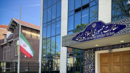 Embajadas de Irán izan banderas a media asta en homenaje a víctimas del terrorismo