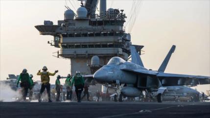 EEUU pierde un caza F-18 en el mar Rojo; la Armada lo confirma