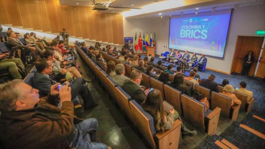 El foro ‘Colombia y Brics, oportunidades comerciales y alianzas estratégicas para el desarrollo’ en la Universidad Externado de Colombia, 30 de abril de 2025.
