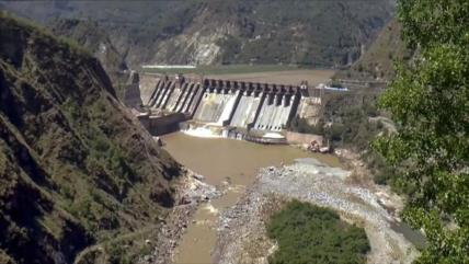 India reduce flujo de agua hacia Pakistán a través de presa Baglihar