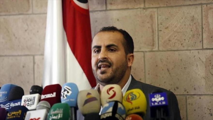 El portavoz del movimiento popular yemení Ansarolá, Muhamad Abdel Salam, habla con los medio.