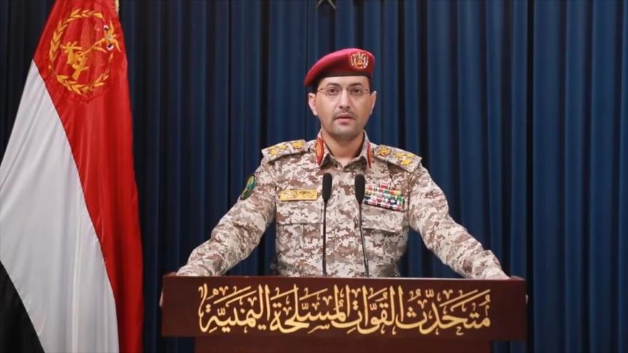 El general de brigada Yahya Saree, portavoz de las Fuerzas Armadas de Yemen, emite un comunicado, 7 de mayo de 2025.