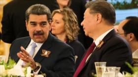 Los presidentes de Venezuela y China conversan en Moscú