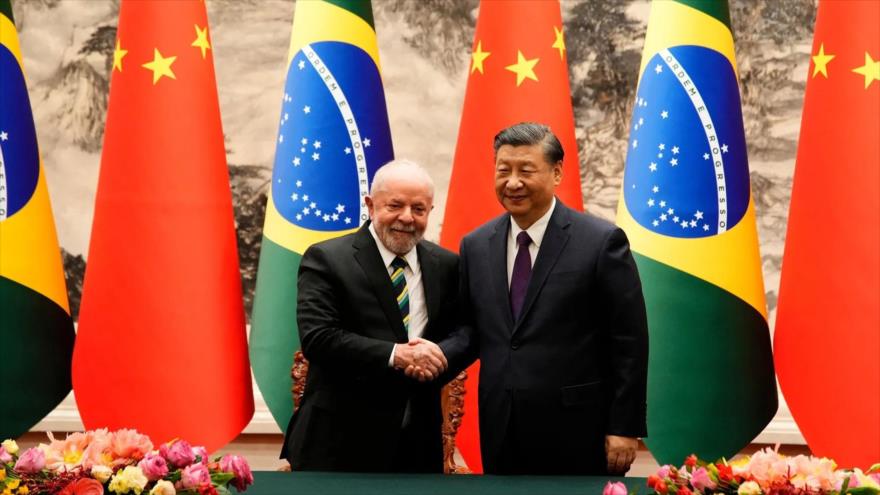 El presidente chino, Xi Jinping, y el presidente brasileño, Luiz Inácio Lula da Silva, en China, el 14 de abril de 2023. (Foto: AFP/Getty Images)