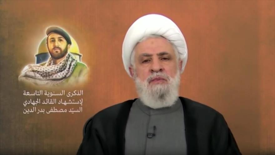 El secretario general de Hezbolá, Sheij Naim Qasem, durante un discurso televisivo, 12 mayo de 2025.