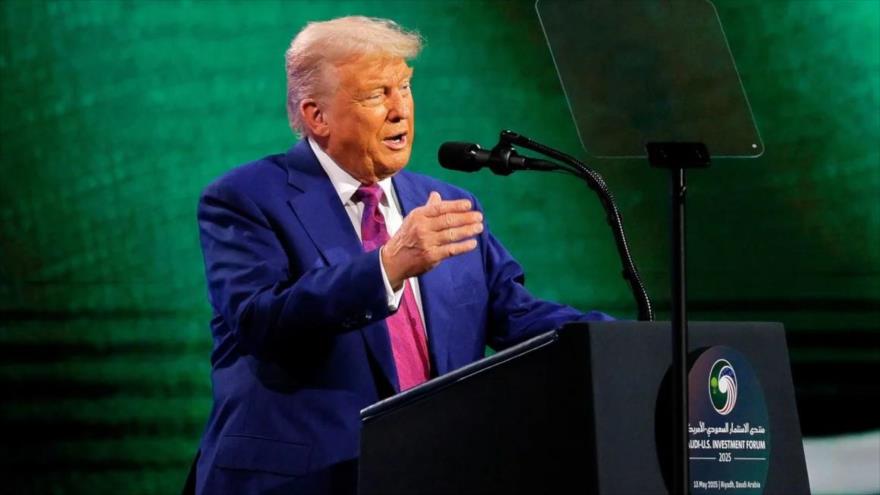 El presidente de EE.UU., Donald Trump, asiste al Foro de Inversiones Saudí-Estados Unidos en Riad, 13 de mayo de 2025. (Foto: Reuters)