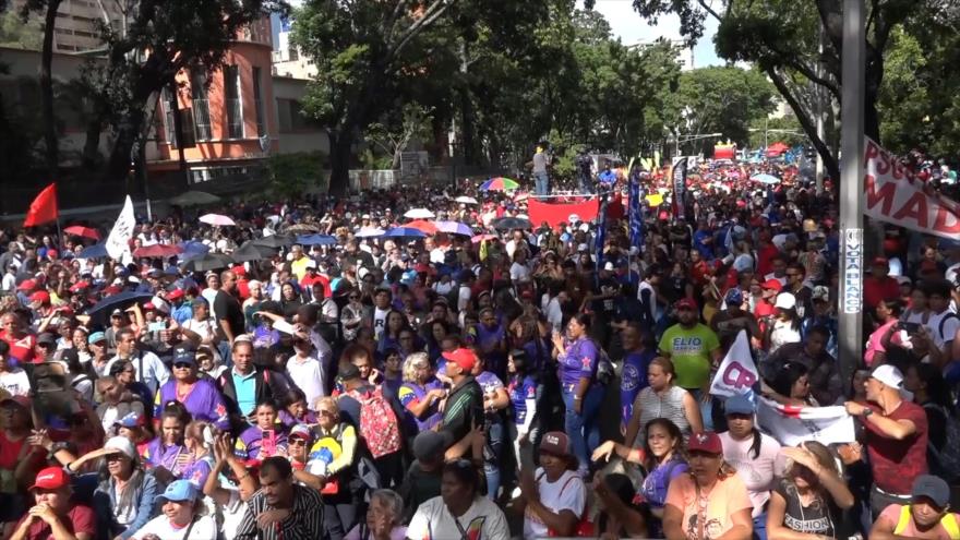 Venezuela celebra regreso de niña rescatada de EEUU con gran marcha