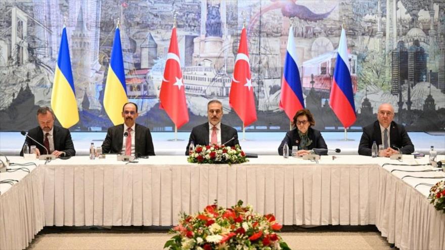 Las primeras conversaciones de paz directas entre Rusia y Ucrania en más de tres años se celebran en Estambul, Turquía, 16 de mayo de 2025. (Foto: Reuters)
