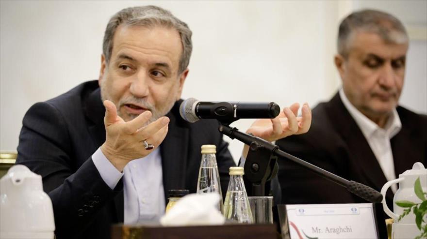 El canciller iraní, Seyed Abás Araqchi, en una reunión con miembros de las Conferencias Pugwash sobre Ciencia y Asuntos Mundiales en Teherán, 16 de mayo de 2025.