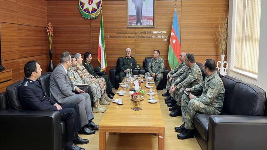 Irán y Azerbaiyán inician ejercicios militares para asegurar fronteras