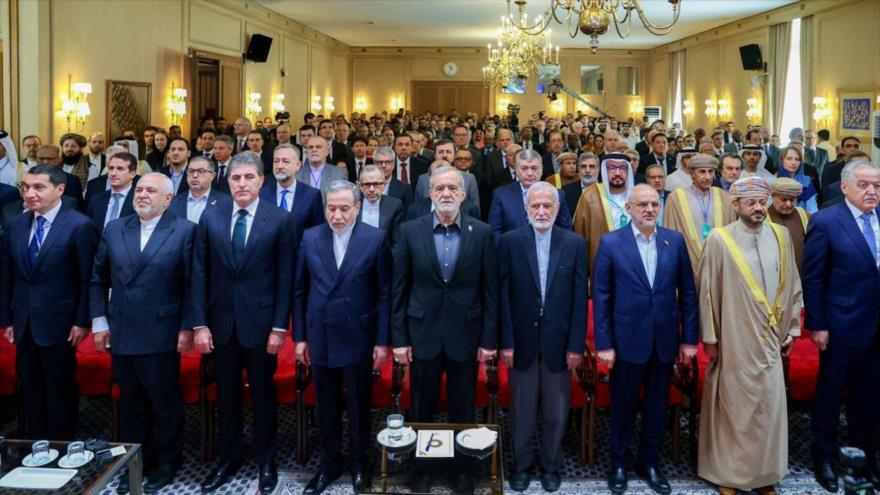El Foro de Diálogo de Teherán, con la presencia alto funcionarios de diversos países del mundo, 18 de mayo de 2025. (Foto: Presidencia de Irán)