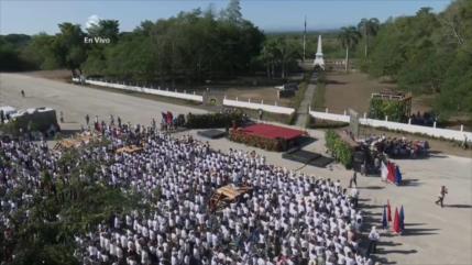 Cubanos rinden tributo a legado de su Héroe Nacional, José Martí