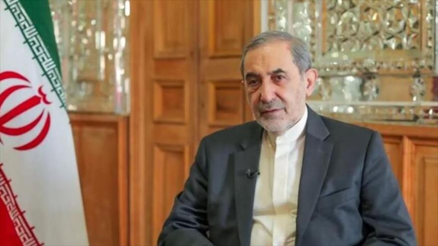 Ali Akbar Velayati, asesor político del Líder de la Revolución Islámica de Irán.