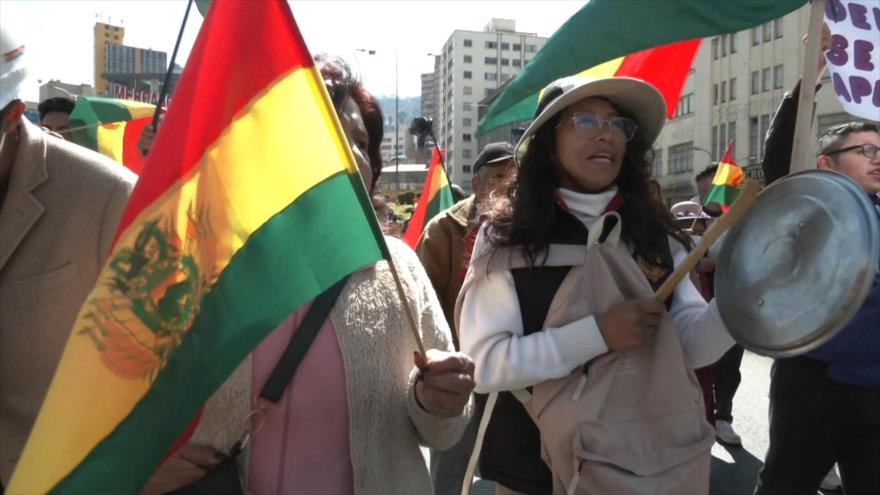 Bolivianos celebran marcha ‘cacerolas vacías’ por alza de productos