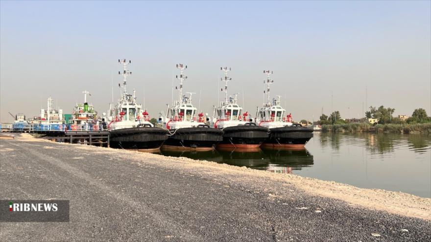 Barcos incorporados por la Organización Marítima y Portuaria de Irán, en una ceremonia en el puerto Joramshahr, 24 de mayo de 2025.
