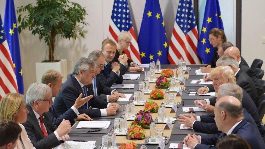 Las autoridades del Consejo Europeo y el presidente de Estados Unidos, Donald Trump, durante una reunión en Bruselas, mayo de 2017.