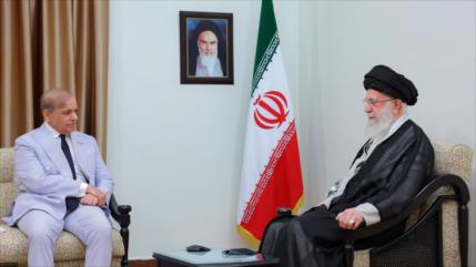 Líder urge medidas conjuntas Irán-Pakistán para detener crímenes en Gaza