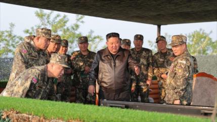 Fotos: Kim elogia capacidades de artillería del Ejército norcoreano