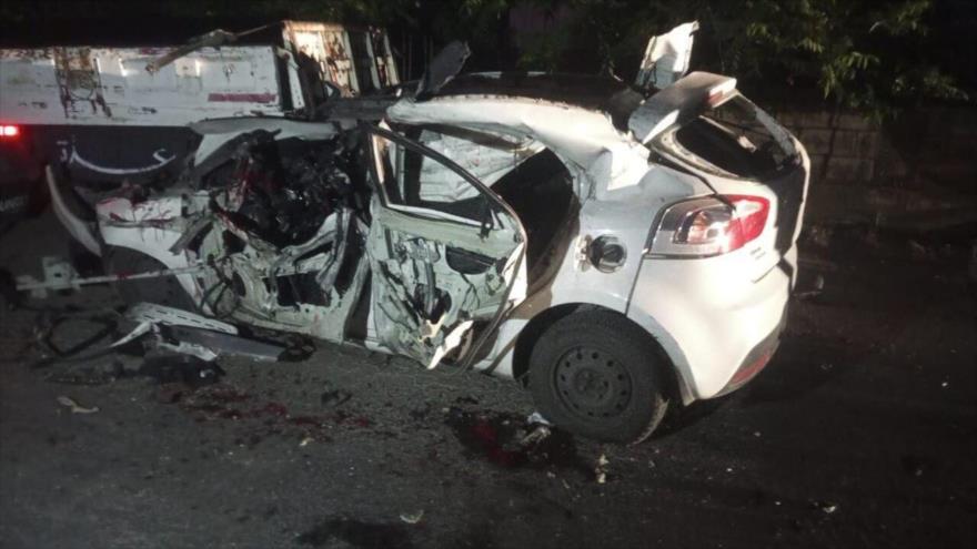 Coche alcanzado por un ataque de Israel en la localidad de Deir al Zahran en el sur del Líbano, 31 de mayo de 2025.